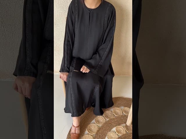 عباية بتطريز اسود